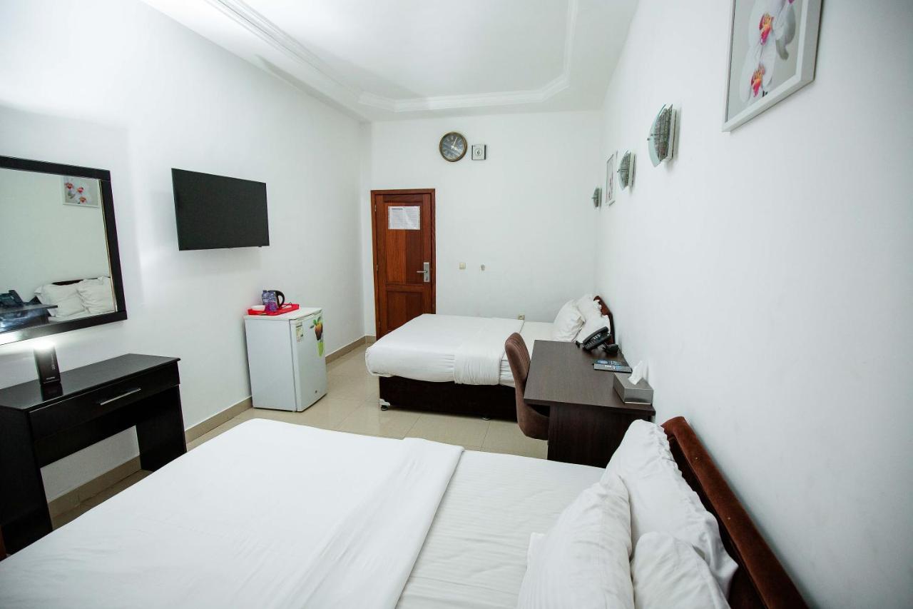 Hotel Everest Rd Congo Kinshasa Exteriör bild