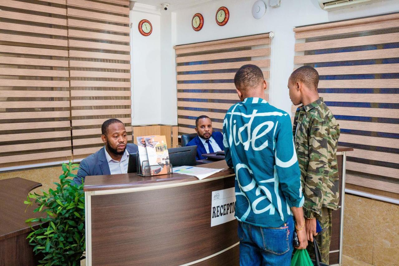 Hotel Everest Rd Congo Kinshasa Exteriör bild