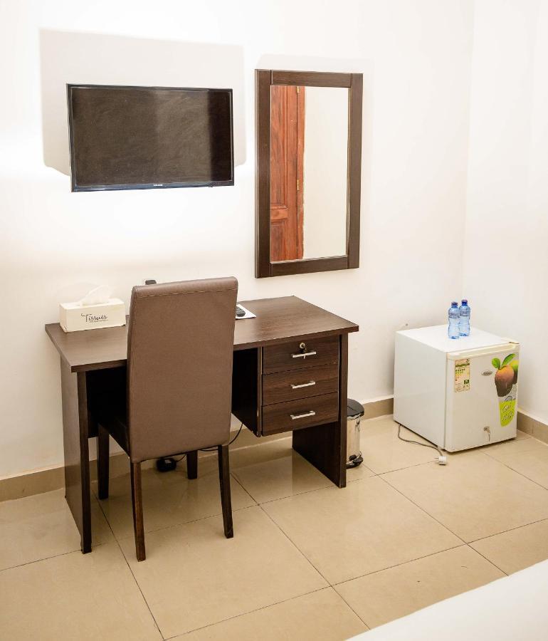 Hotel Everest Rd Congo Kinshasa Exteriör bild